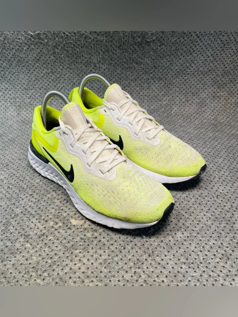 Nike Odyssey React Volt White Running Shoes Size 8 Women’s